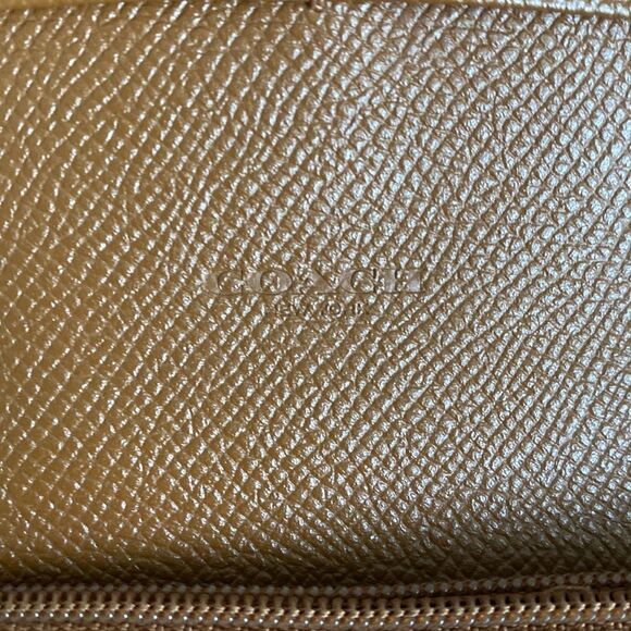 Coach Full Wallet - Picture 4 of 8